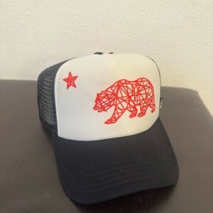 NWT The North Face SnapBack classic fit Hat trucker Bear graphic black and white